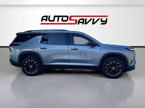 Used 2025 Chevrolet Traverse LT w/ Enhanced Driving Package AWD/4WD image 8