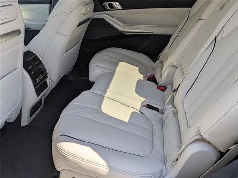 New 2026 BMW X7 xDrive40i image 17