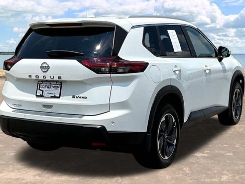Used 2024 Nissan Rogue SV w/ SV Premium Package AWD/4WD image 8