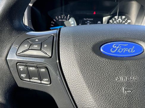 Used 2018 Ford Explorer Base image 18