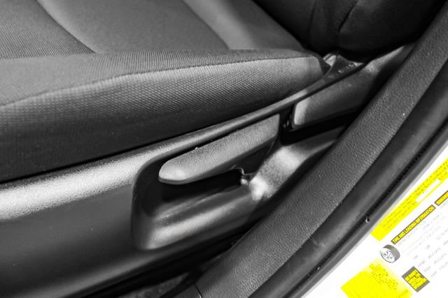 Used 2021 Toyota Corolla LE w/ Carpet Mat Package (TMS) FWD image 32