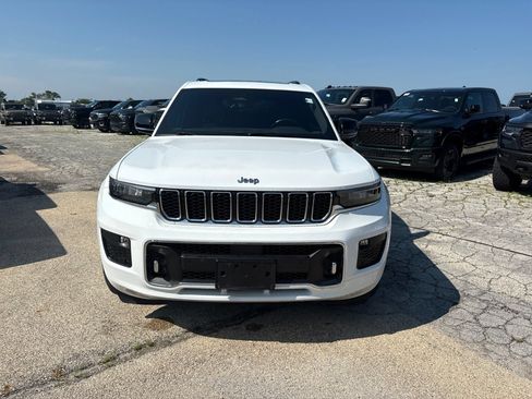 Used 2021 Jeep Grand Cherokee L Overland w/ Luxury Tech Group IV AWD/4WD image 2
