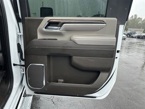 Used 2024 GMC Sierra 2500 SLT w/ SLT Premium Package image 17