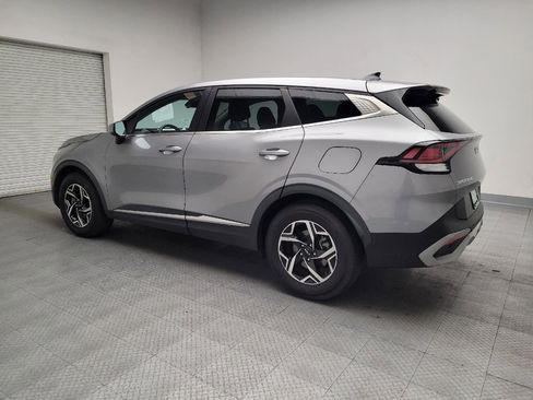 Used 2023 Kia Sportage LX image 3