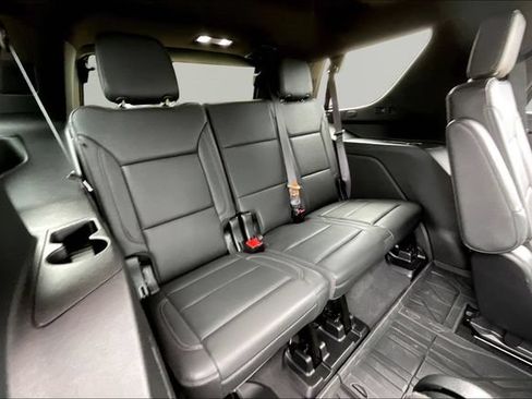 Used 2024 Chevrolet Tahoe Z71 AWD/4WD image 18