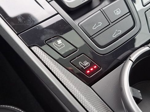 Used 2026 Porsche 911 Carrera image 34