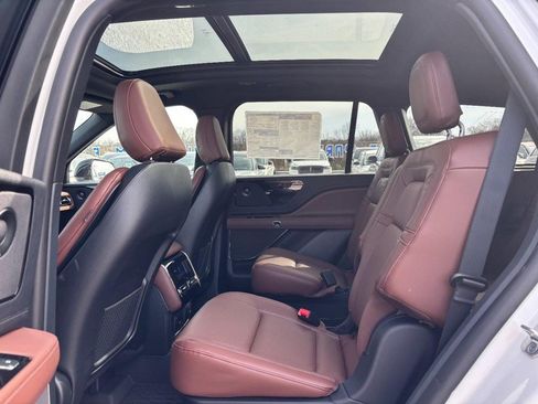 New 2026 Lincoln Aviator Reserve image 11