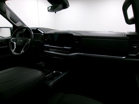 Used 2023 Chevrolet Silverado 1500 RST image 3