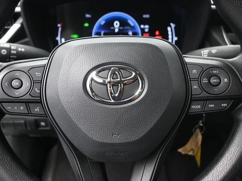 Used 2026 Toyota Corolla LE AWD/4WD image 16