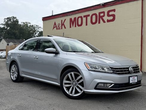 Used 2017 Volkswagen Passat 1.8T SE FWD image 1