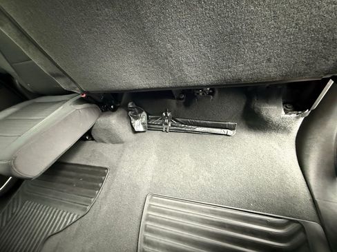 Used 2024 GMC Sierra 1500 Elevation image 26