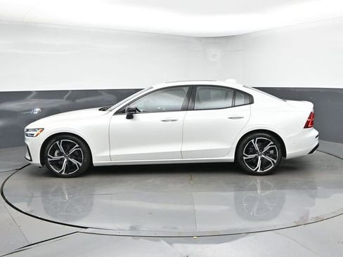 Used 2025 Volvo S60 B5 Plus FWD image 6