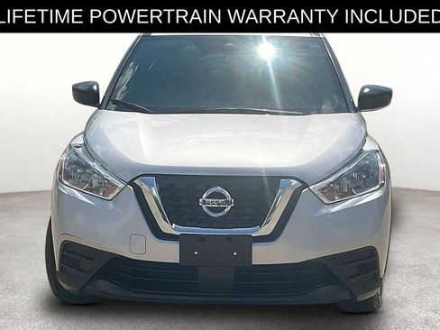 Used 2020 Nissan Kicks S FWD image 4