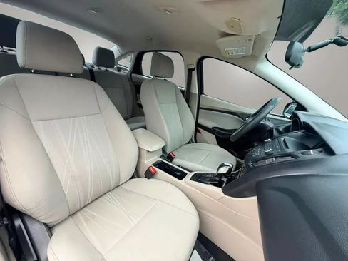 Used 2015 Ford Focus SE FWD image 14