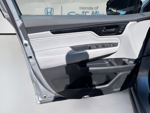 Used 2023 Honda Odyssey Elite image 20