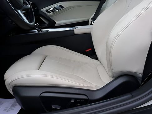 Used 2019 BMW Z4 sDrive30i w/ M Sport Package RWD image 40