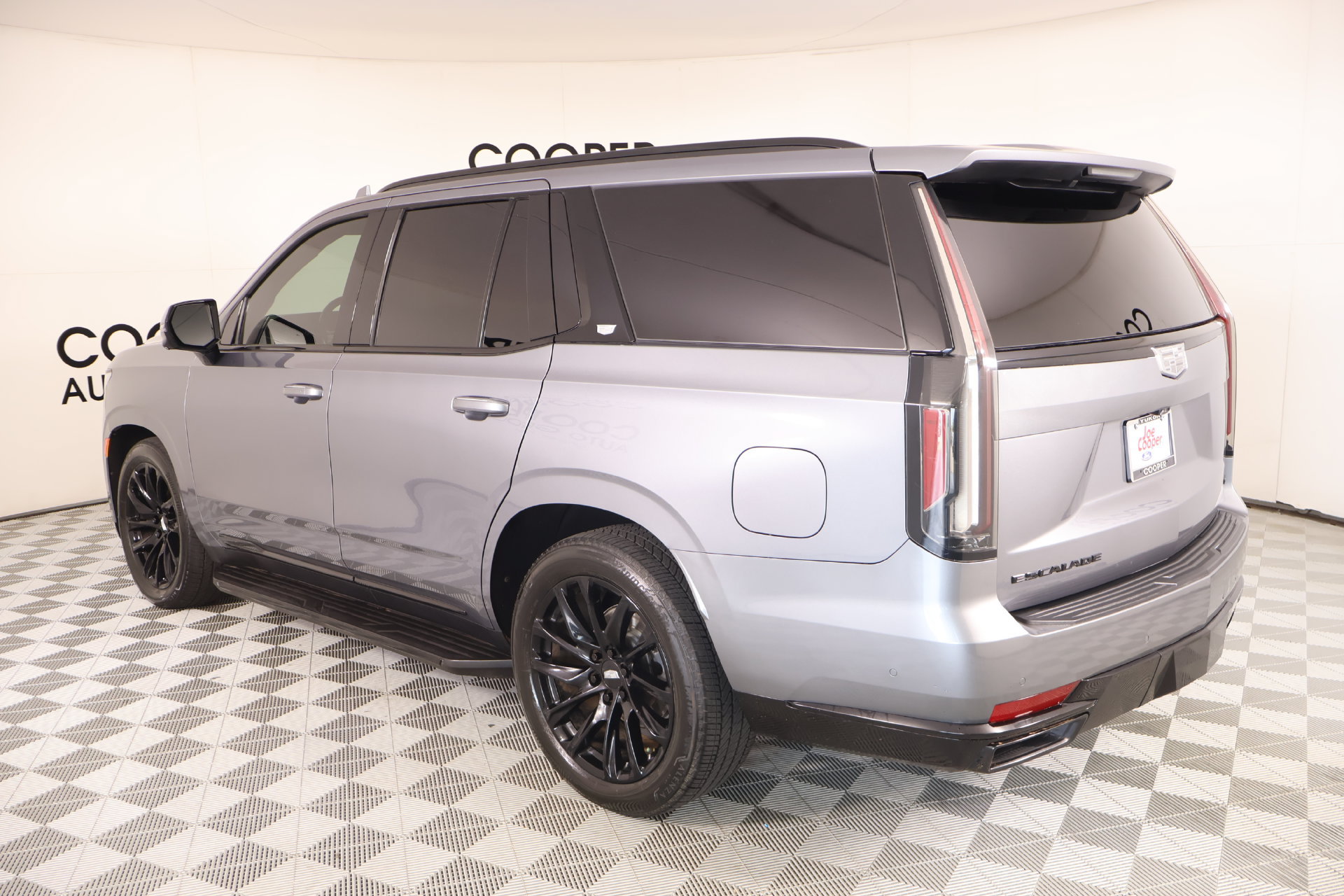 Used 2021 Cadillac Escalade Sport Platinum w/ LPO, ONYX Package AWD/4WD image 25