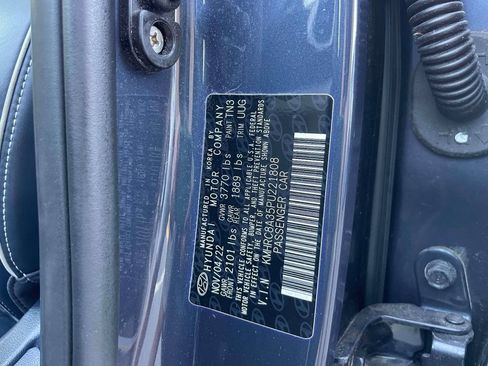 Certified 2023 Hyundai Venue Limited FWD image 18