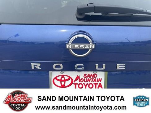 Used 2023 Nissan Rogue SV AWD/4WD image 10