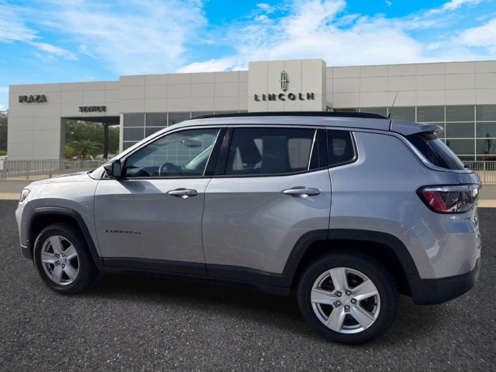 Used 2022 Jeep Compass Latitude w/ Convenience Group AWD/4WD image 9