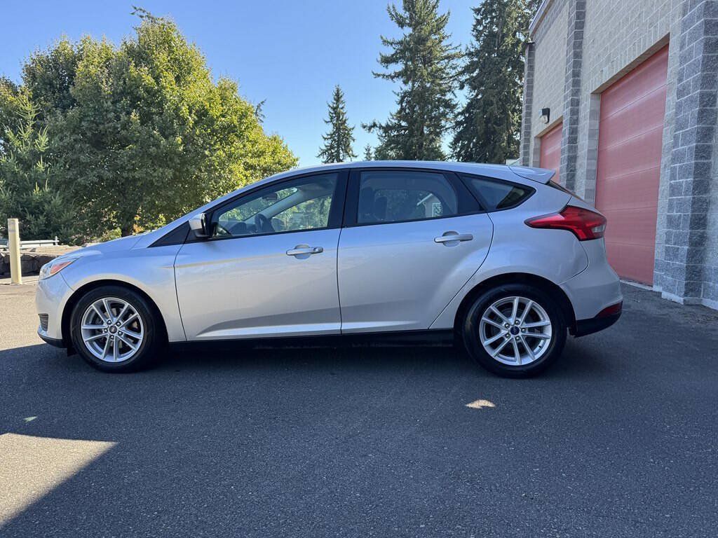 Used 2018 Ford Focus SE FWD image 5