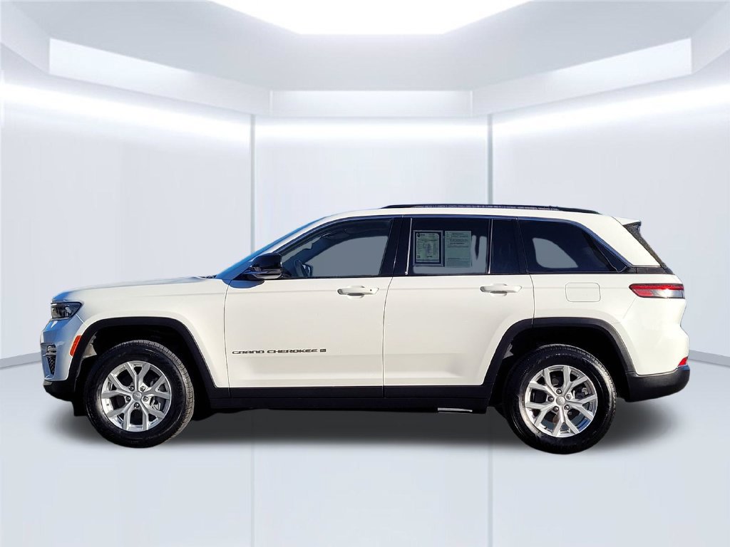 Used 2023 Jeep Grand Cherokee Limited AWD/4WD image 7