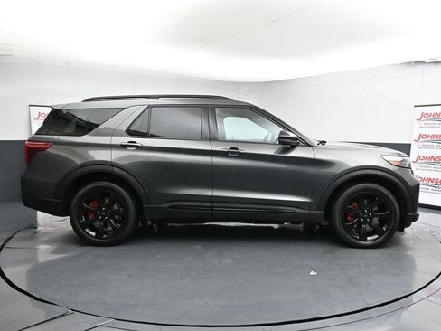 Used 2020 Ford Explorer ST w/ ST Street Pack image 9