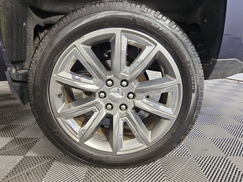 Used 2018 Chevrolet Silverado 1500 LTZ Z71 w/ Centennial Edition AWD/4WD image 9