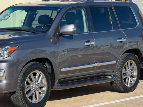 Used 2013 Lexus LX 570 4WD w/ Luxury Pkg w/Pre-crash image 4