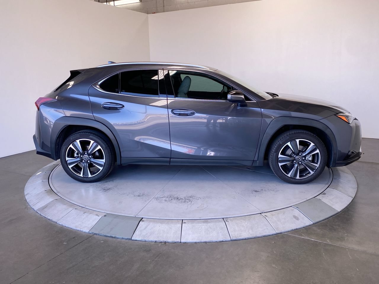 Used 2023 Lexus UX 250h FWD w/ Accessory Package (Z1) image 6