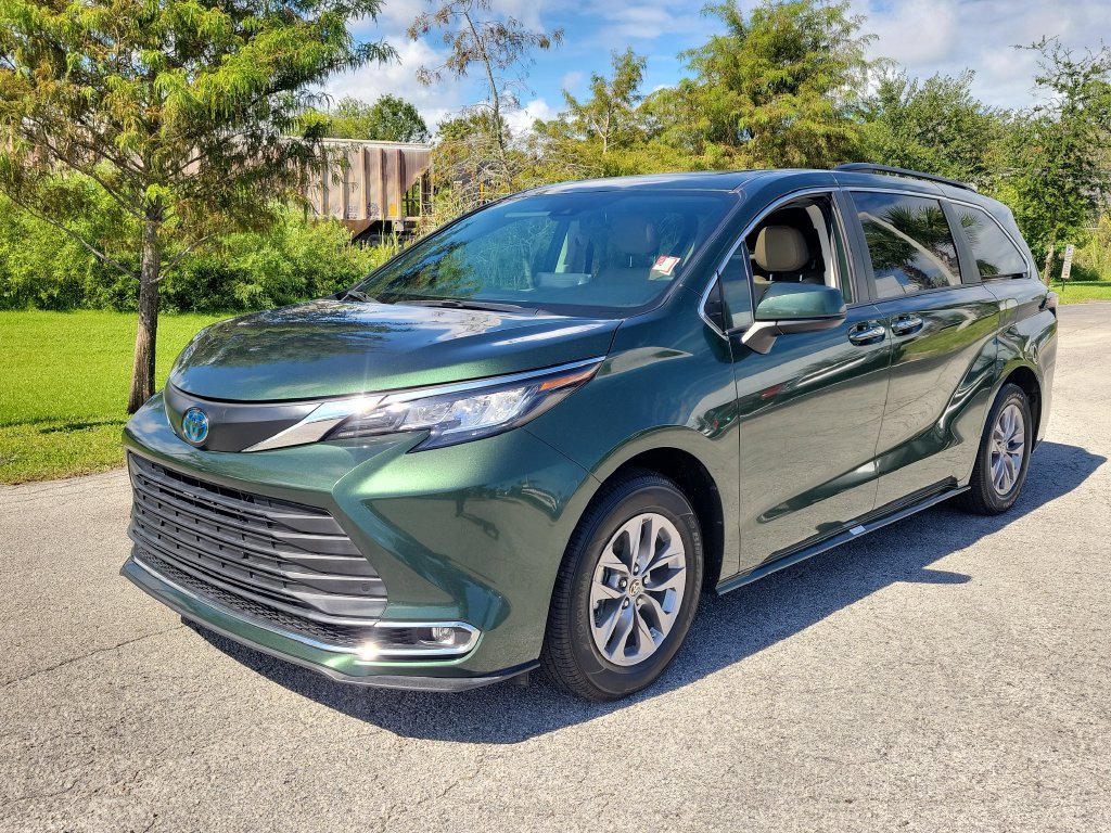 Used 2023 Toyota Sienna XLE FWD 360° Tour