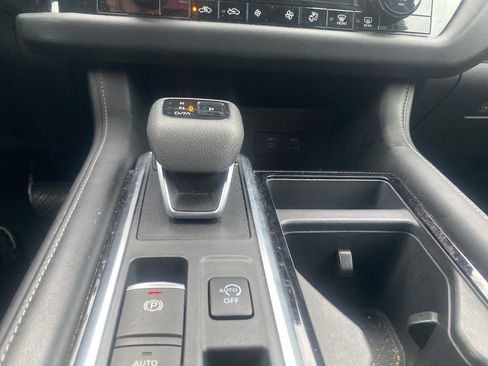 Used 2023 Nissan Pathfinder SL image 21