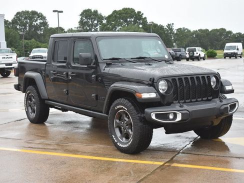 Used 2021 Jeep Gladiator Sport AWD/4WD image 3