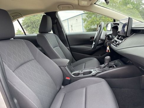 Used 2024 Toyota Corolla LE FWD image 9