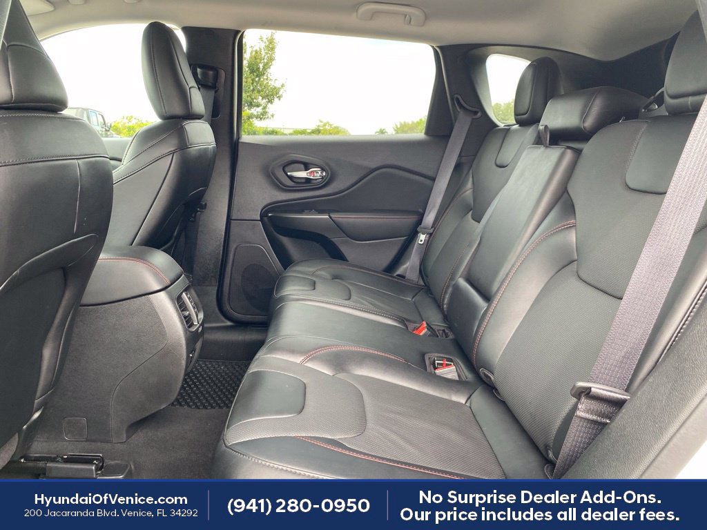 Used 2022 Jeep Cherokee Trailhawk w/ Premium Leather Package AWD/4WD image 19