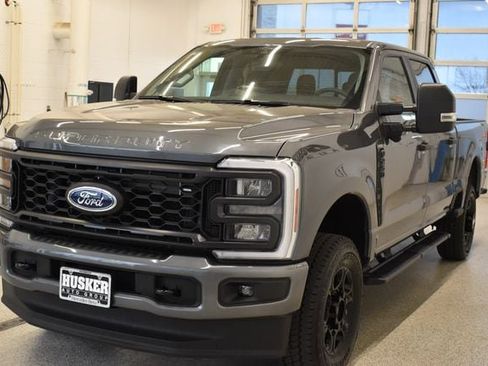 Used 2025 Ford F250 XL w/ STX Appearance Package image 9