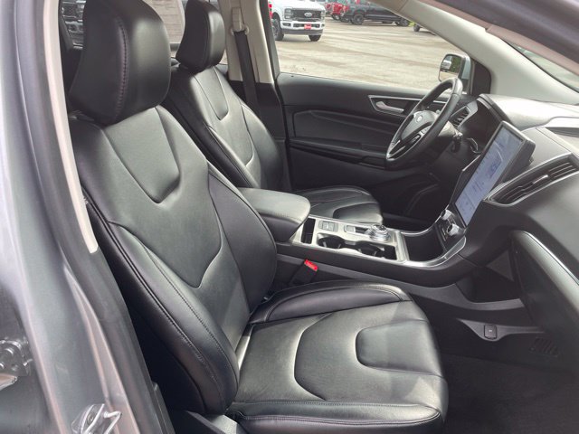 Used 2022 Ford Edge Titanium w/ Cargo Accessory Package AWD/4WD image 28