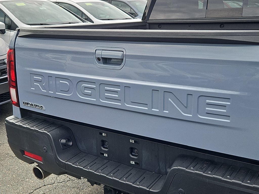 Used 2024 Honda Ridgeline Black Edition image 11