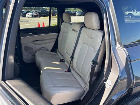 Certified 2025 Jeep Grand Cherokee Limited AWD/4WD image 42