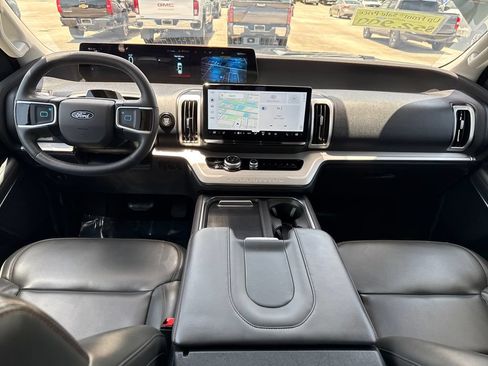Certified 2025 Ford Expedition Active RWD image 6
