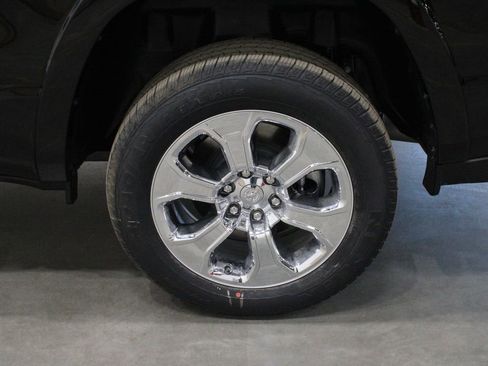 New 2026 RAM 1500 4x4 Crew Cab image 37