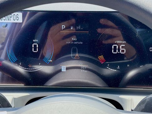 New 2026 Hyundai Tucson SEL FWD image 9