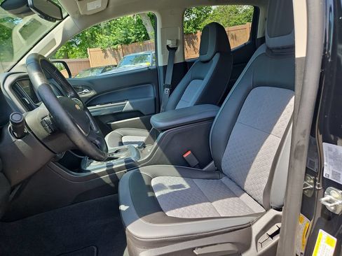 Used 2022 Chevrolet Colorado Z71 w/ Safety Package RWD image 18