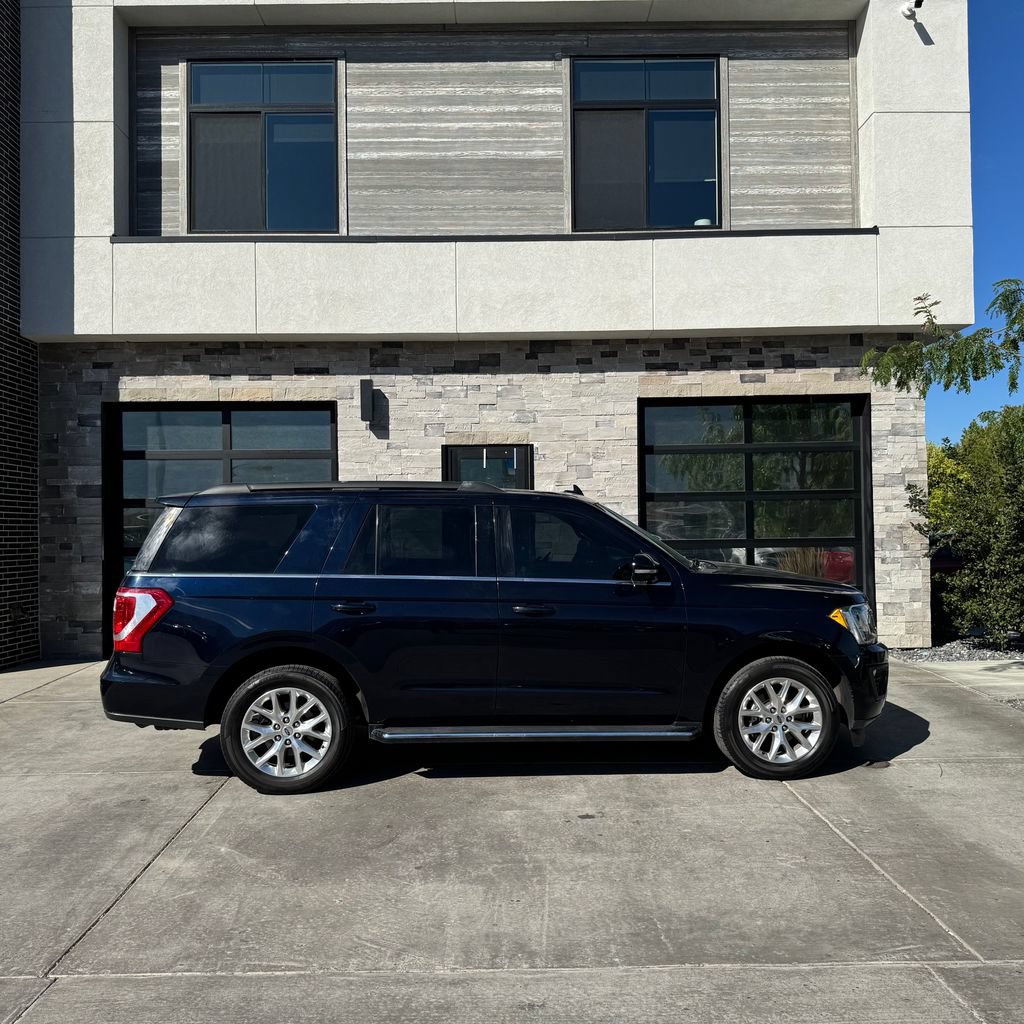 Used 2021 Ford Expedition XLT AWD/4WD image 2