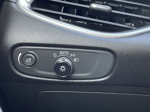 Used 2016 Chevrolet Malibu LT image 26