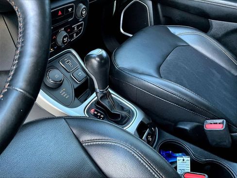Used 2019 Jeep Compass Latitude w/ Cold Weather Group AWD/4WD image 18