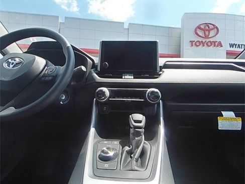 Used 2025 Toyota RAV4 LE image 23