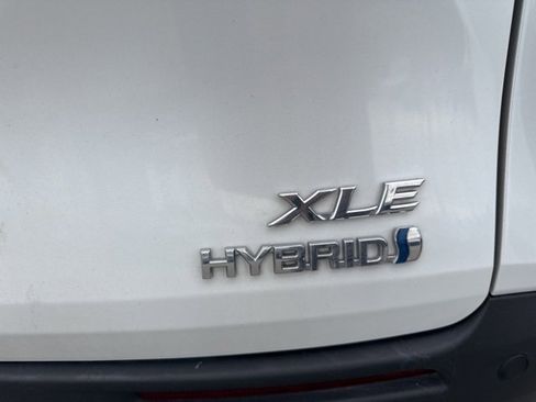 Used 2022 Toyota Sienna XLE w/ XLE Plus Package image 5