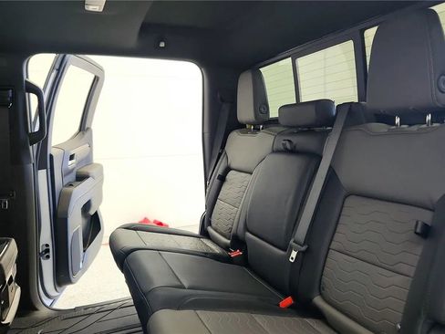 New 2026 Chevrolet Silverado 1500 ZR2 AWD/4WD image 33