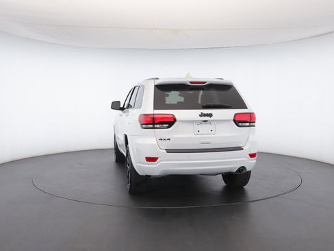 Certified 2022 Jeep Grand Cherokee Laredo X image 27